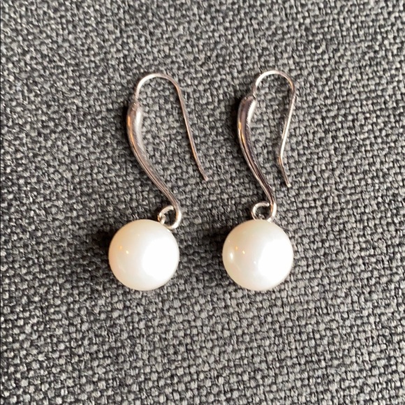 Pearl necklace and earrings set - Picture 3 of 6